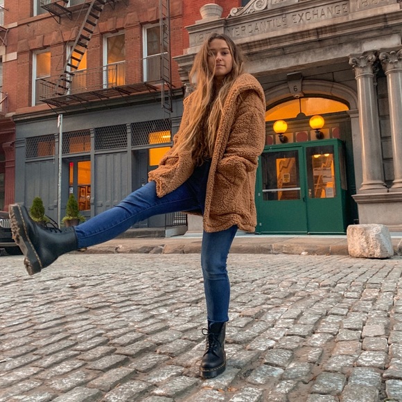 Meet your Posher, Nicki - Picture 7 of 8